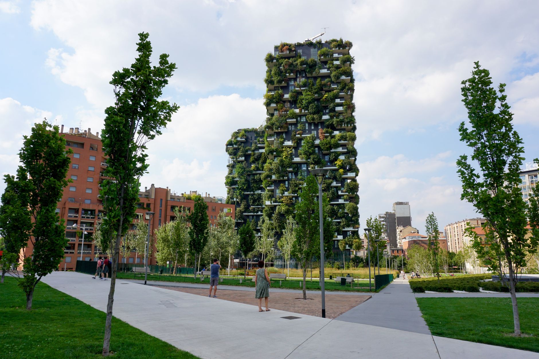 Architecte concevant un jardin vertical
